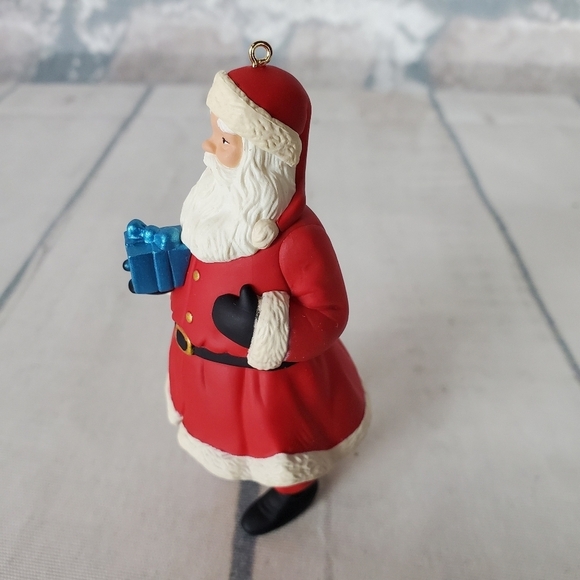 2/$25 Hallmark Santa's Busy Season Ornament  2010 - Picture 4 of 7